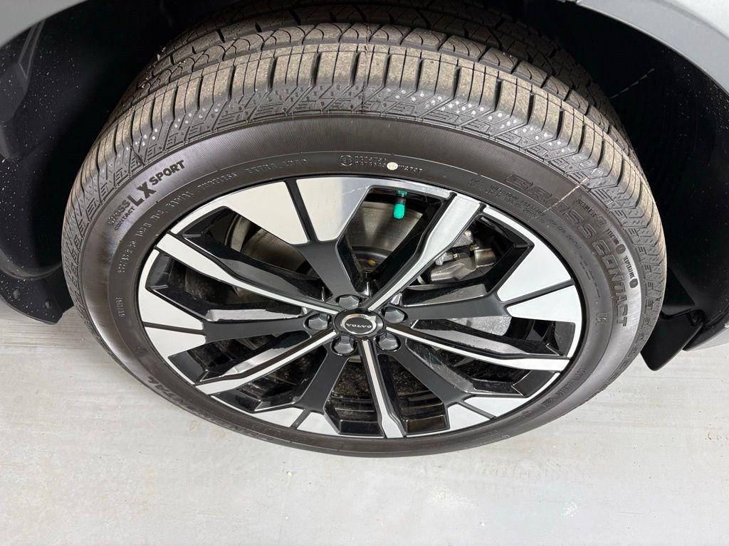 new 2026 Volvo XC60 Plug-In Hybrid car, priced at $67,510