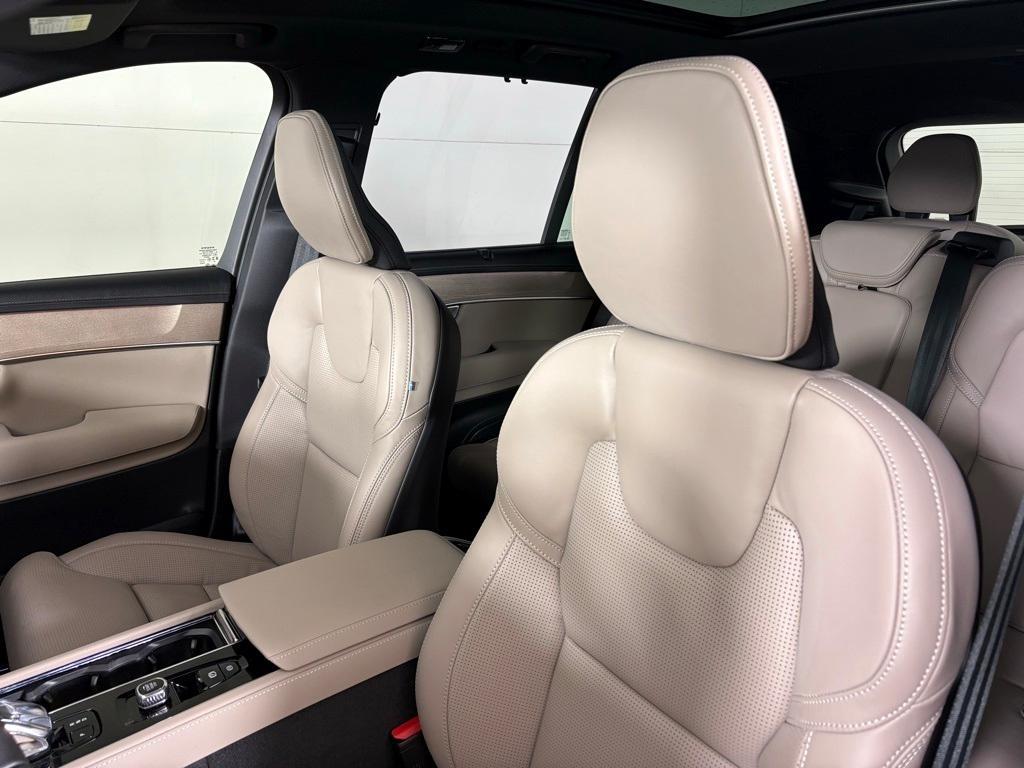 new 2026 Volvo XC90 Plug-In Hybrid car, priced at $80,400