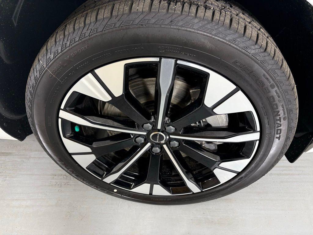 new 2026 Volvo XC60 Plug-In Hybrid car, priced at $67,905