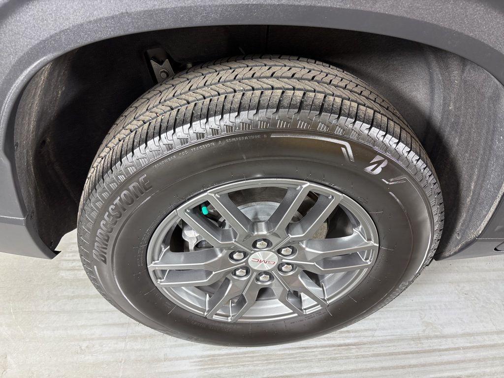 used 2025 GMC Acadia car, priced at $31,900