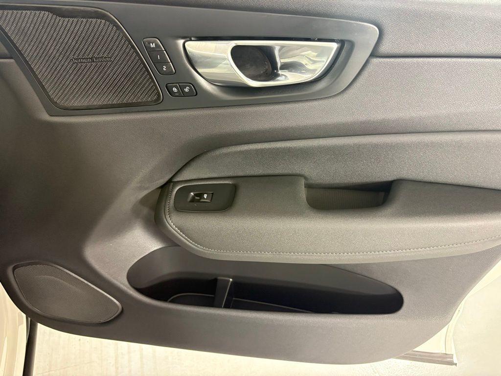 new 2026 Volvo XC60 Plug-In Hybrid car, priced at $72,835