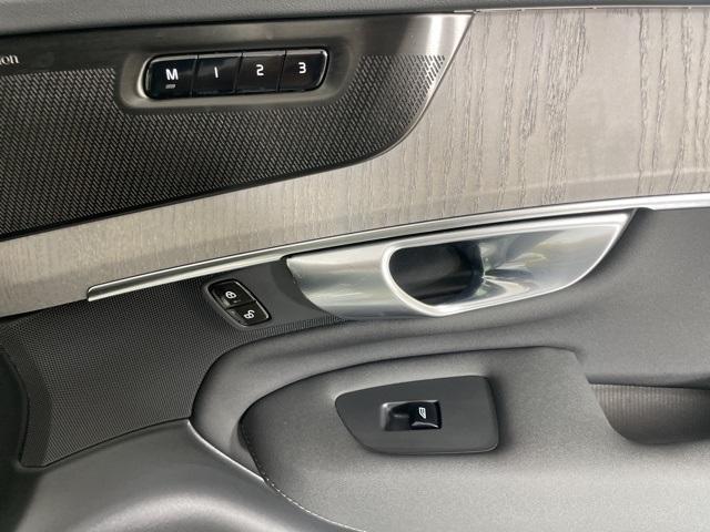 new 2025 Volvo XC90 Plug-In Hybrid car, priced at $75,000