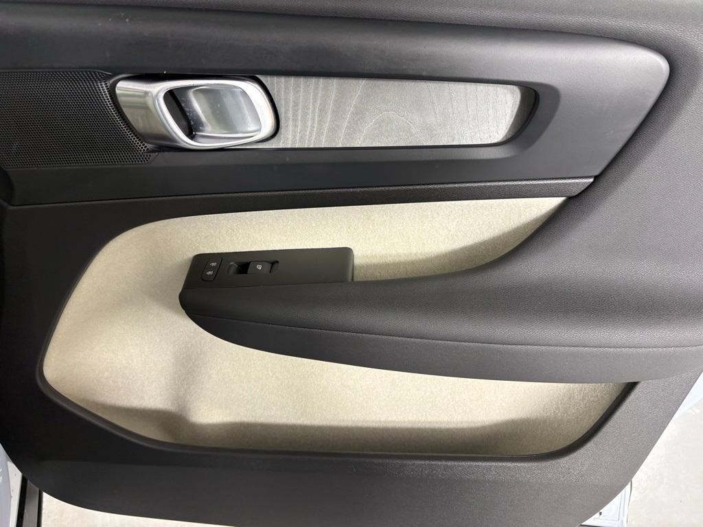 new 2026 Volvo XC40 car, priced at $48,100