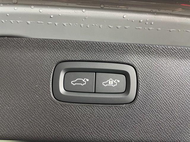 new 2025 Volvo XC90 car, priced at $67,065