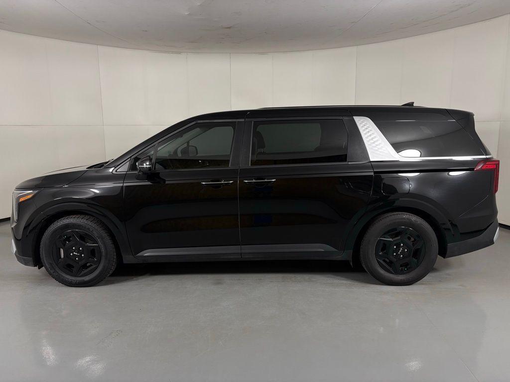 used 2025 Kia Carnival car, priced at $32,599