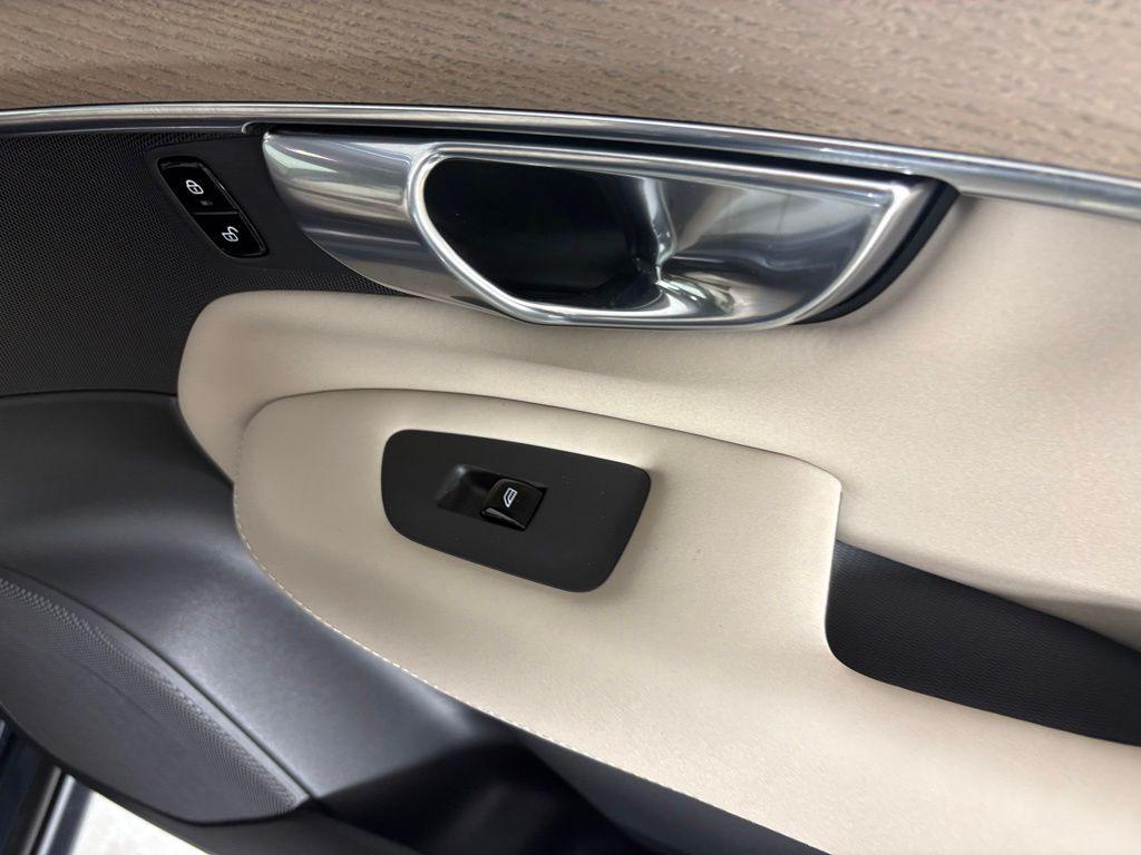new 2026 Volvo XC90 Plug-In Hybrid car, priced at $80,660