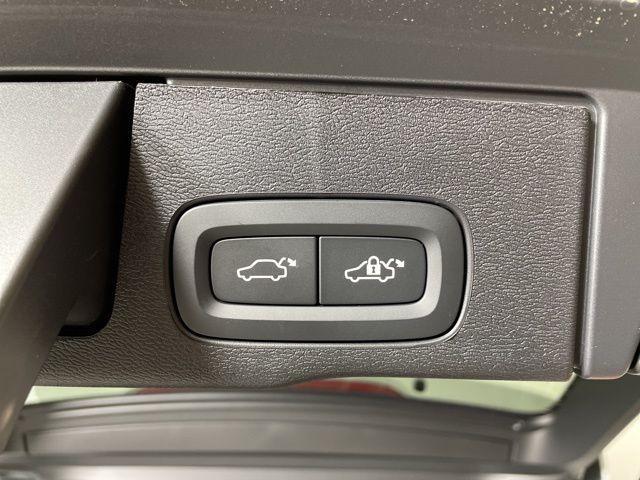 new 2025 Volvo XC60 Plug-In Hybrid car, priced at $63,235