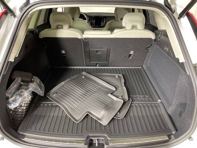 new 2025 Volvo XC60 Plug-In Hybrid car, priced at $63,235