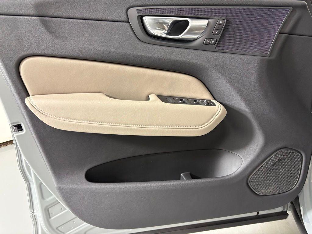 new 2026 Volvo XC60 Plug-In Hybrid car, priced at $67,725