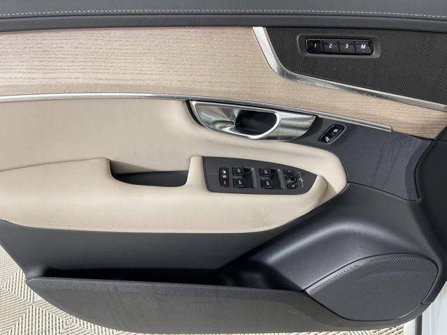 new 2025 Volvo XC90 Plug-In Hybrid car, priced at $66,595