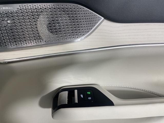 new 2025 Volvo EX90 car, priced at $86,735