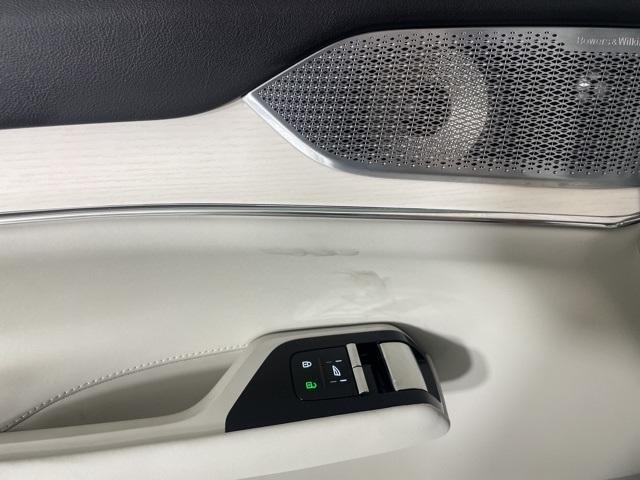 new 2025 Volvo EX90 car, priced at $86,735