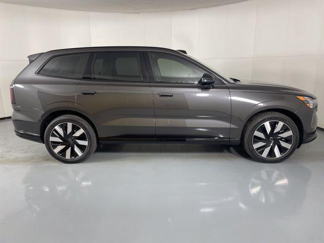 new 2025 Volvo EX90 car, priced at $83,735