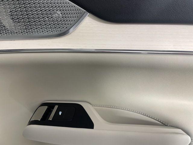 new 2025 Volvo EX90 car, priced at $83,735