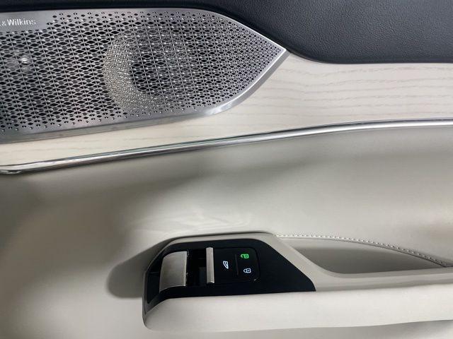 new 2025 Volvo EX90 car, priced at $83,735