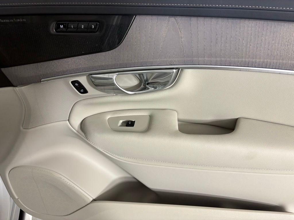 new 2026 Volvo XC90 Plug-In Hybrid car, priced at $83,995