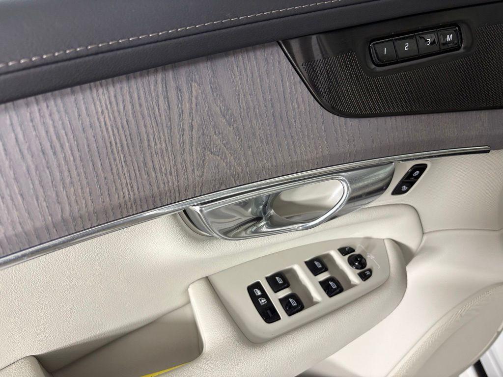 new 2026 Volvo XC90 Plug-In Hybrid car, priced at $83,995