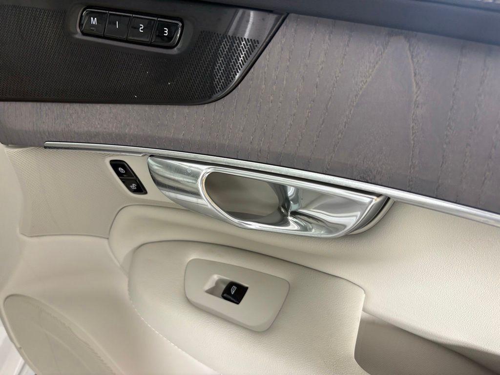new 2026 Volvo XC90 Plug-In Hybrid car, priced at $83,995
