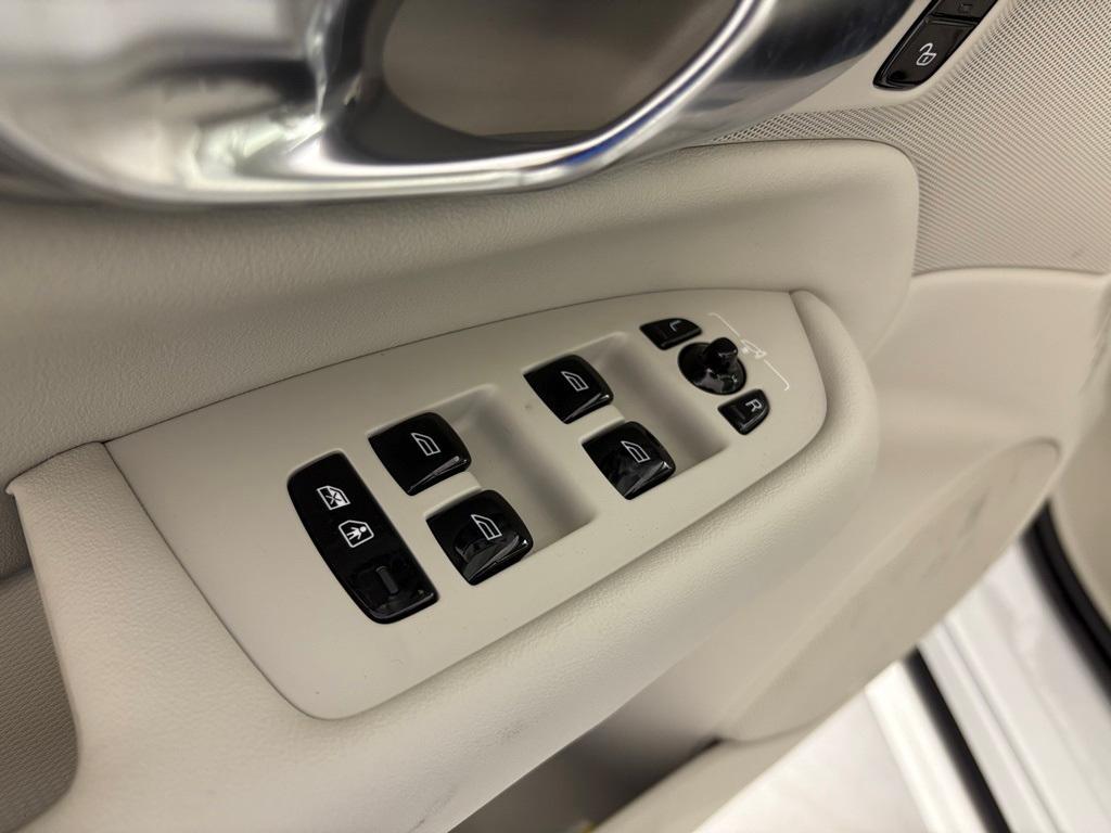 new 2026 Volvo XC90 Plug-In Hybrid car, priced at $85,580