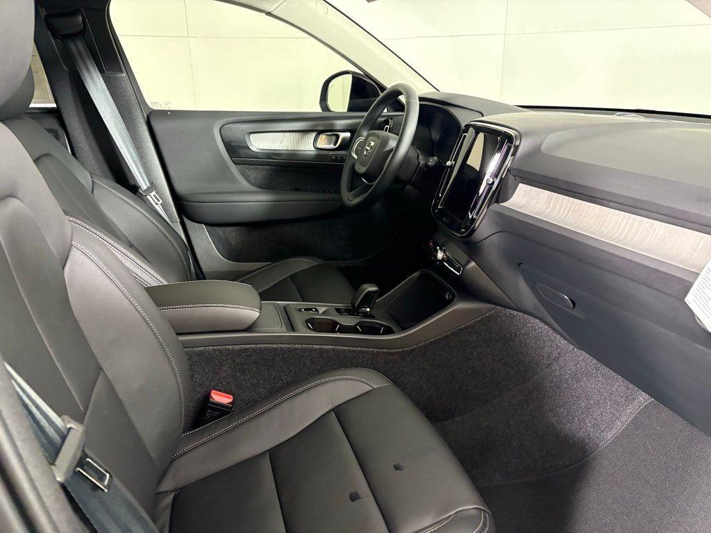 new 2026 Volvo XC40 car, priced at $39,545