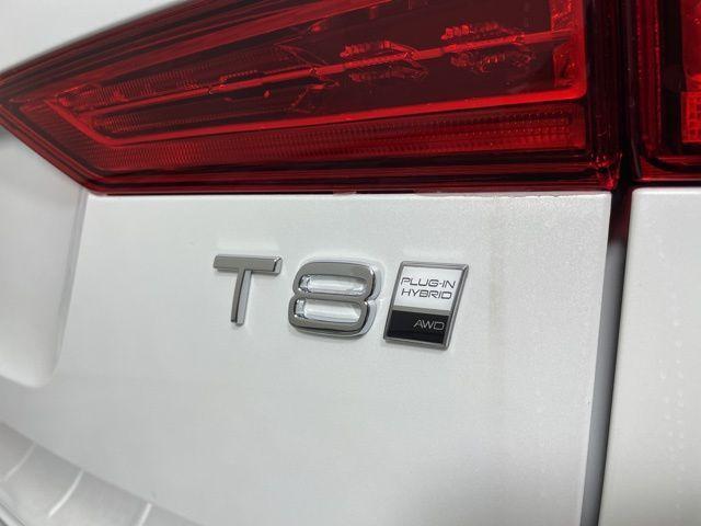 new 2025 Volvo XC60 Plug-In Hybrid car, priced at $55,000