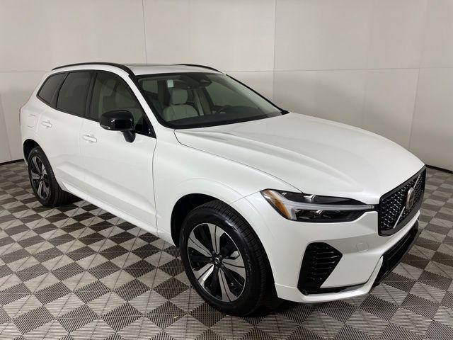 new 2025 Volvo XC60 Plug-In Hybrid car, priced at $55,000