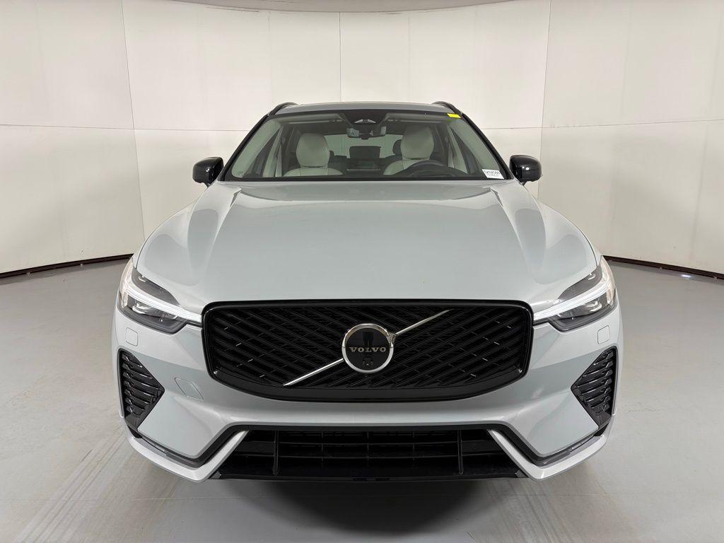 new 2026 Volvo XC60 car, priced at $63,870