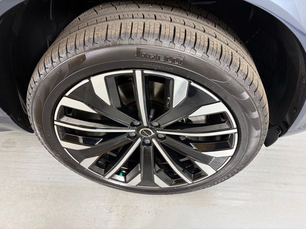 new 2026 Volvo XC90 car, priced at $69,945