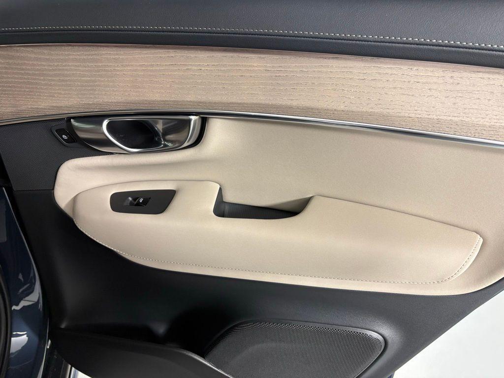 new 2026 Volvo XC90 car, priced at $69,945