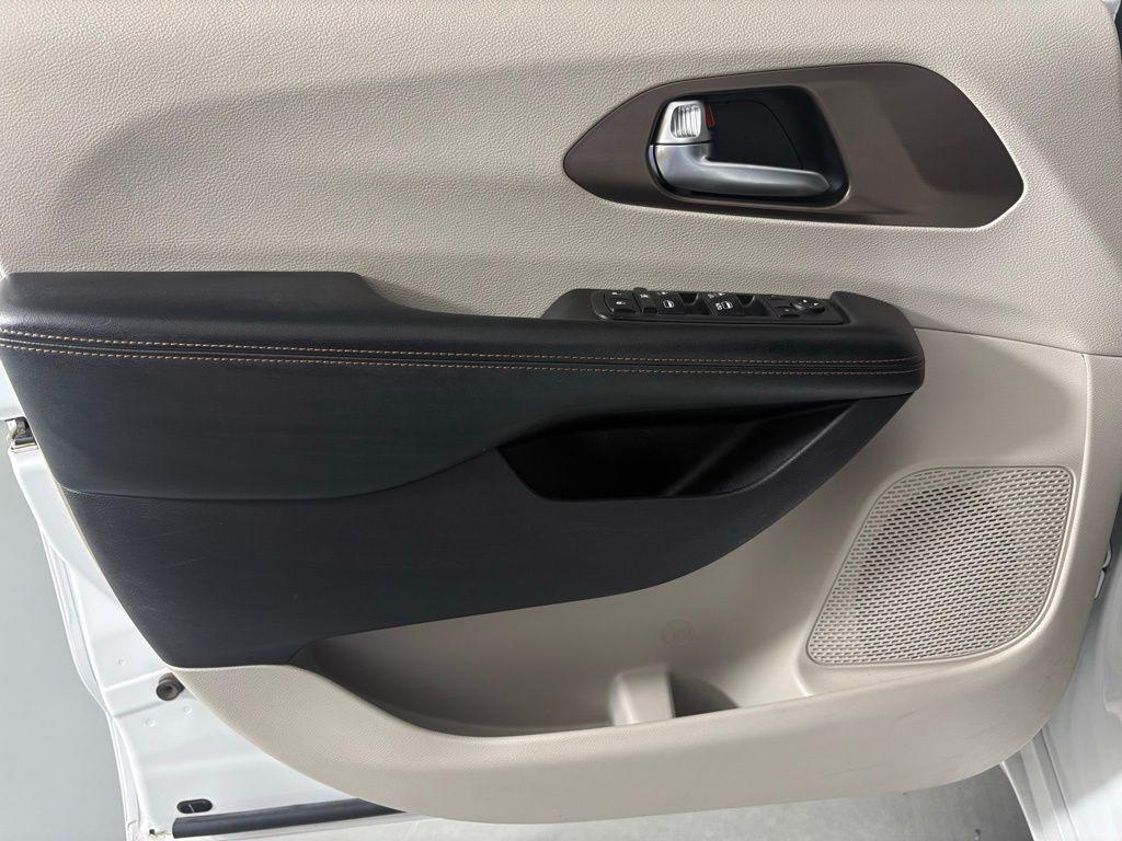used 2019 Chrysler Pacifica car, priced at $14,000