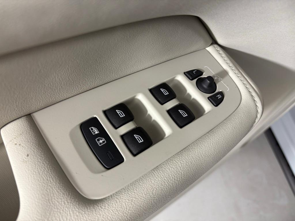 new 2026 Volvo XC60 Plug-In Hybrid car, priced at $73,510