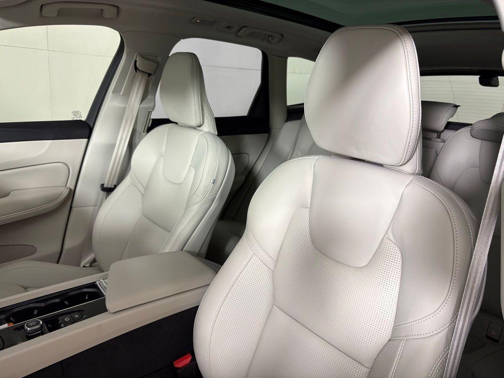 new 2026 Volvo XC60 Plug-In Hybrid car, priced at $73,010