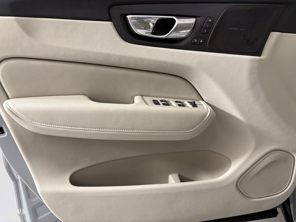 new 2026 Volvo XC60 Plug-In Hybrid car, priced at $73,510