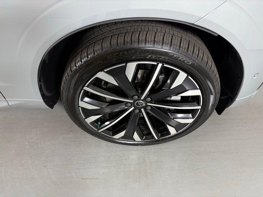 new 2026 Volvo XC60 Plug-In Hybrid car, priced at $73,010