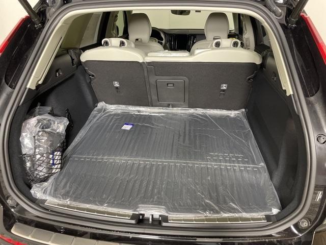 new 2025 Volvo XC60 Plug-In Hybrid car, priced at $63,235