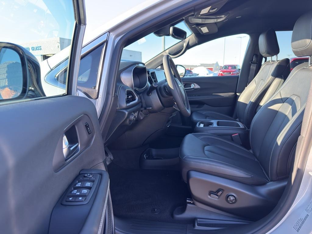 new 2026 Chrysler Pacifica car, priced at $44,999