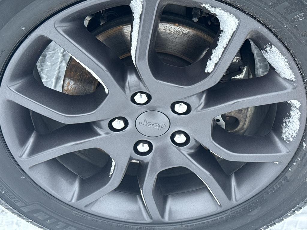 used 2021 Jeep Grand Cherokee car, priced at $27,995