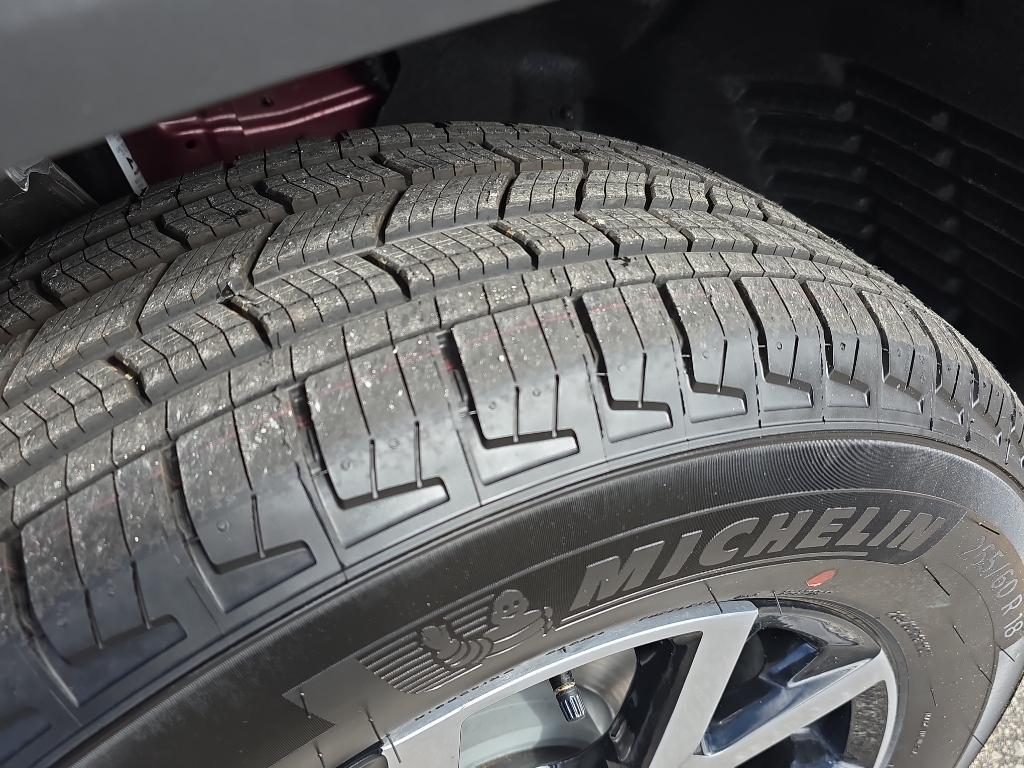 new 2025 Jeep Grand Cherokee car, priced at $49,525