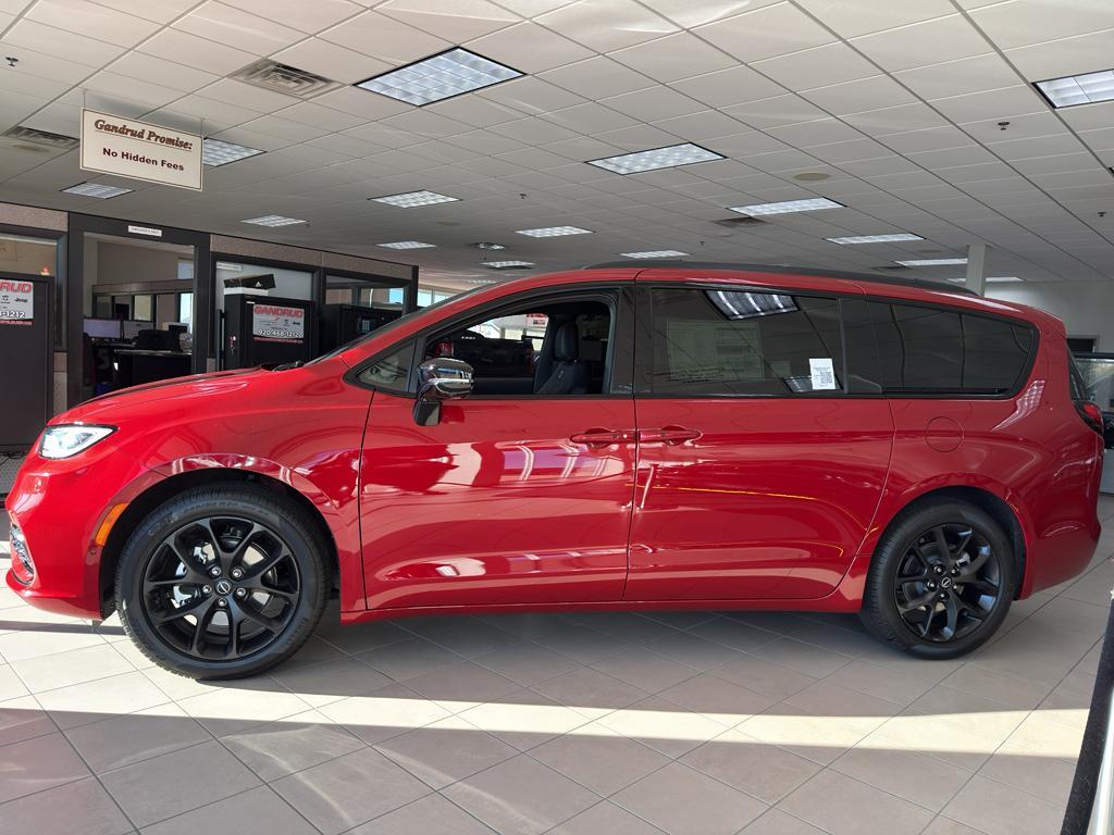 new 2026 Chrysler Pacifica car, priced at $46,499