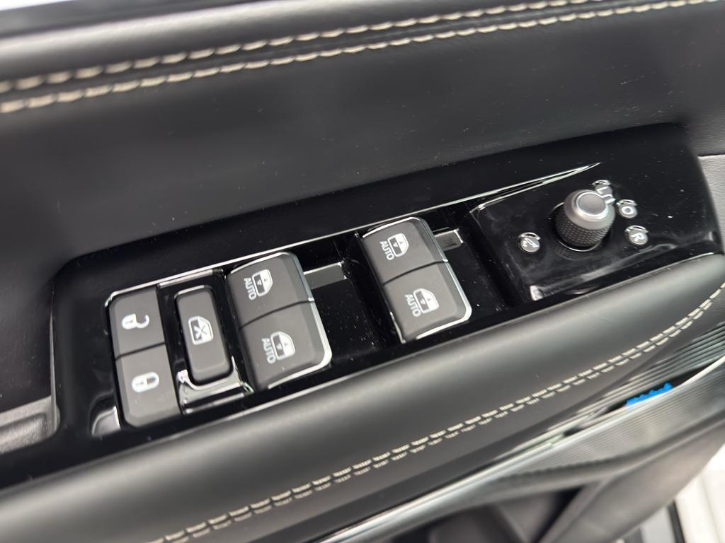 new 2026 Jeep Grand Wagoneer car, priced at $91,999