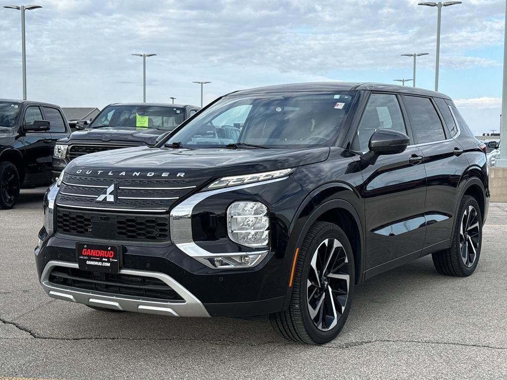 used 2022 Mitsubishi Outlander car, priced at $21,995