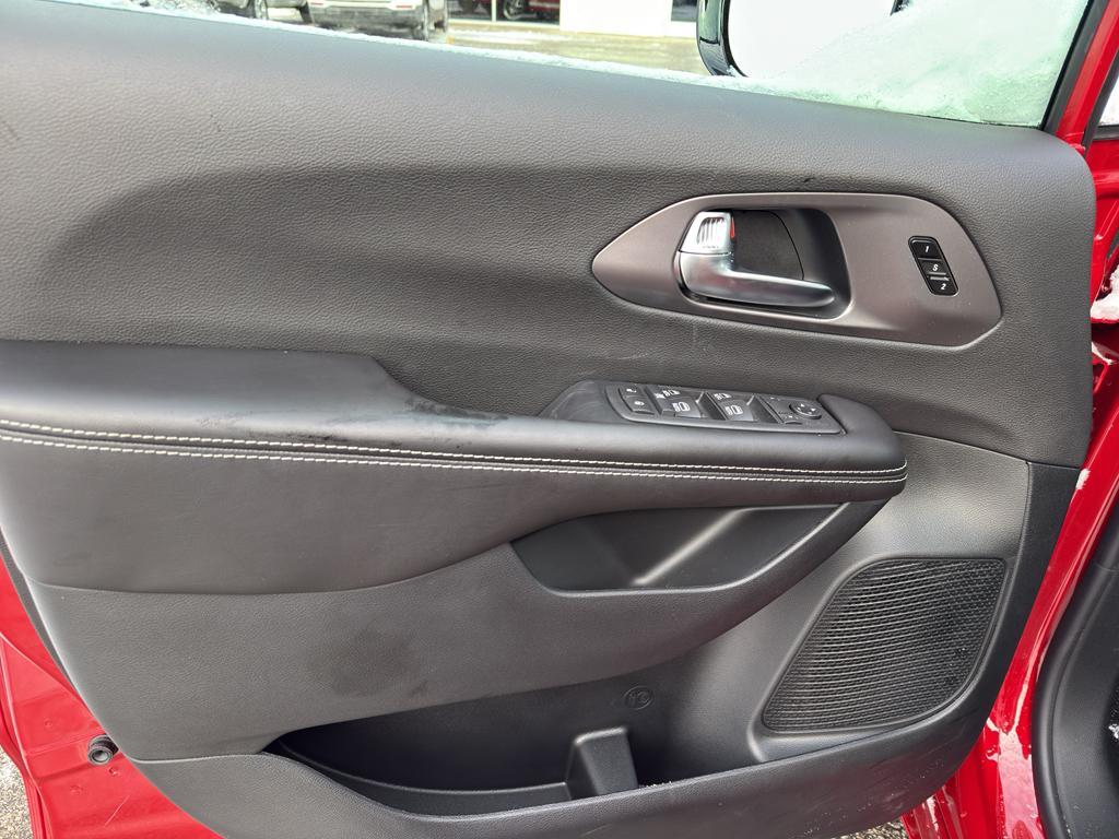 new 2026 Chrysler Pacifica car, priced at $46,499