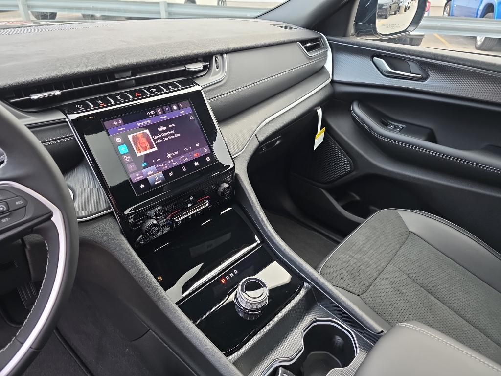 new 2025 Jeep Grand Cherokee L car, priced at $48,063