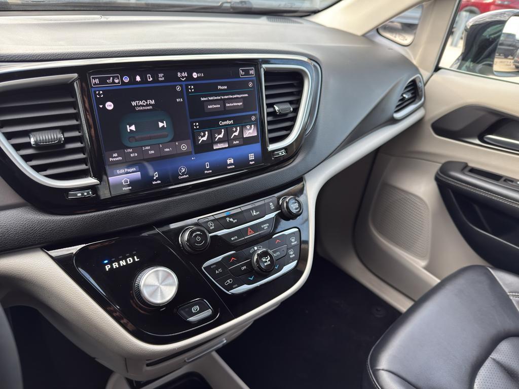 used 2024 Chrysler Pacifica car, priced at $28,995