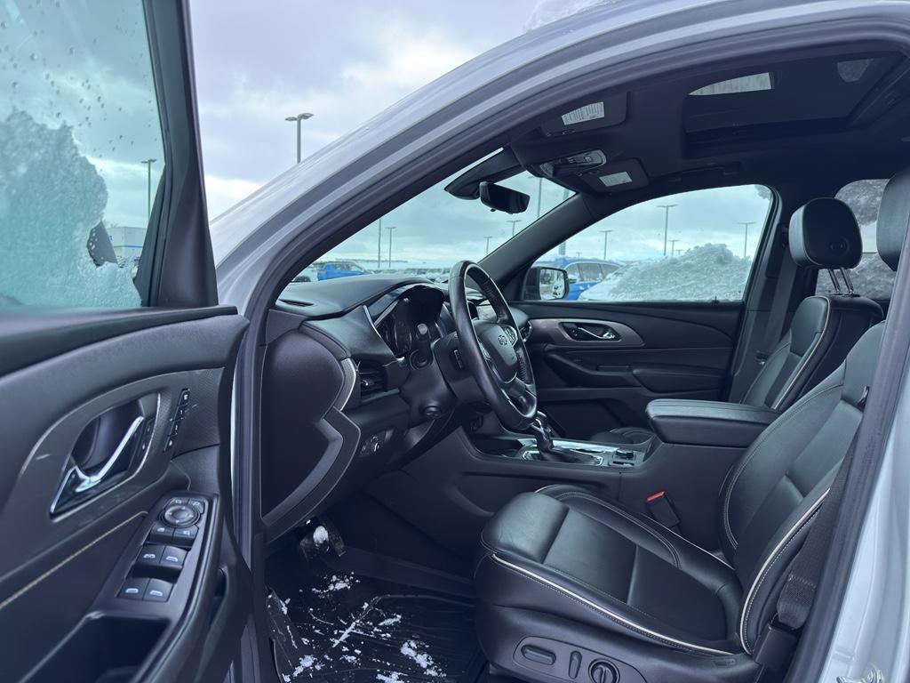 used 2022 Chevrolet Traverse car, priced at $28,195