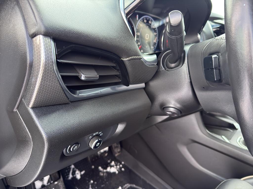 used 2022 Chevrolet Traverse car, priced at $28,195