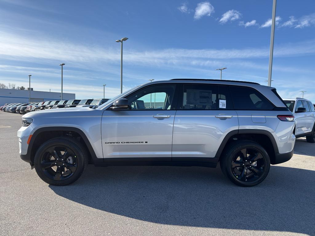 new 2025 Jeep Grand Cherokee car, priced at $47,583
