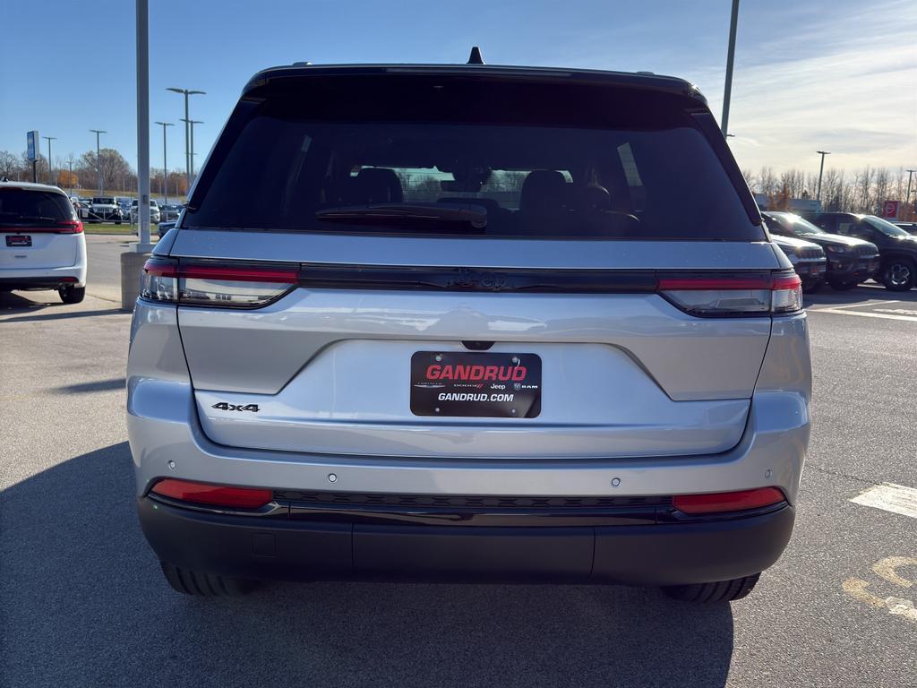 new 2025 Jeep Grand Cherokee car, priced at $47,583