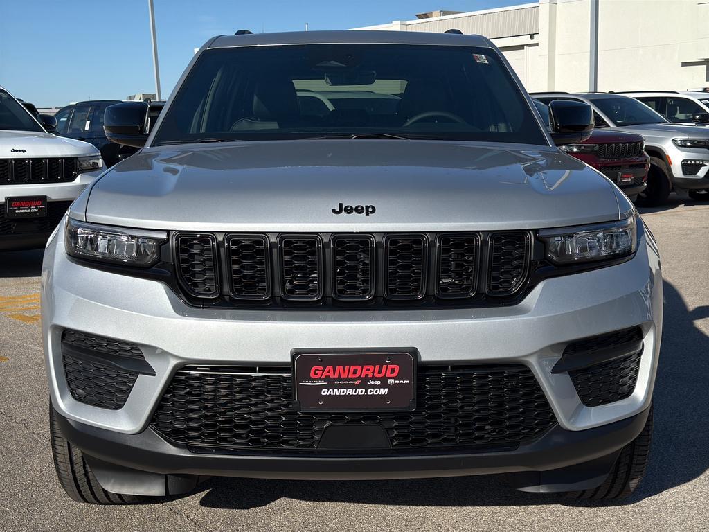 new 2025 Jeep Grand Cherokee car, priced at $47,583