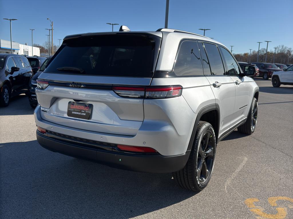 new 2025 Jeep Grand Cherokee car, priced at $47,583